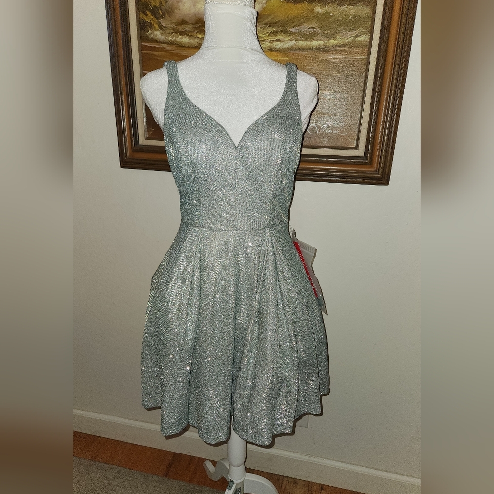 B. Smart Silver Sparkle V-Neck Sleeveless Skater Cocktail Prom Wedding Dress